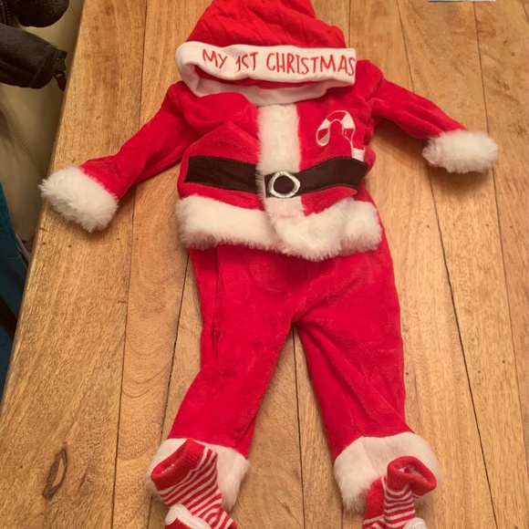 Newborn first Christmas and NYE Outfits - Picture 1 of 2